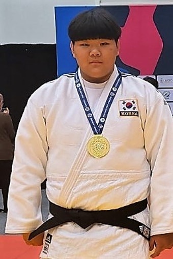 제주서중 이현지, 세계 유도대회서 맹위 떨치다