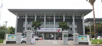 제주 공무원 기초자치단체 도입 긍정적...제2공항 건설 긍정이 많아