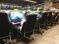 PC에서 모바일로…사라지는 동네 PC방