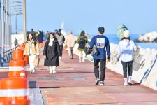 포근한 날씨에 즐기는 산책
