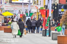 크리스마스 앞두고 북적이는 칠성로