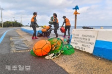 물질 마친 해녀들