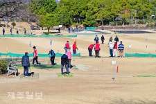 포근한 날씨에 즐기는 파크골프