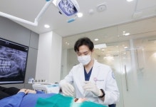 [V헬스] 임플란트 재수술, 디지털 임플란트로 더 안전하게