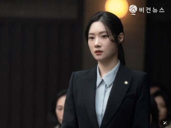 ‘에스콰이어’ 정채연, 신입 변호사 강효민으로 새로운 얼굴 예고! 허술한 듯 묘한 매력