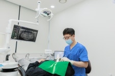 [V헬스] 전신질환 환자에게 더욱 신중한 임플란트 접근 필요