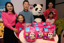 김홍국 하림 회장 친환경농장이라...생닭서 나온 벌레, 인체 무해(?)