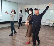 댄스에 소질 없는데..몸치라서?