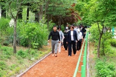 바다 보며 맨발로 황톳길 걷기...인천 남동구, 소래 수변 산책로 조성