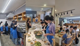 가정 밖 청소년들을 밥으로 안아주는 쉼터, 석식당 이야기