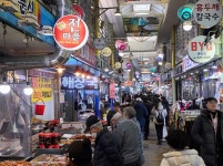 주차난이 덮친 아산 전통시장, 상인들 숨 좀 쉬자 호소