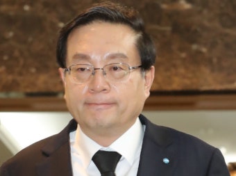 우리금융 손태승 전 회장 친인척 부당대출…우리은행 전현직 임원 2명 구속 기로