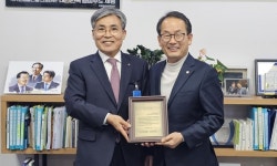 기계설비건설협회, 강준현 의원에 불공정거래 개선 기여 감사패 전달