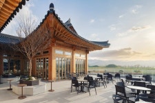 폴 바셋, 한옥 카페 경주 교동 DT점 오픈