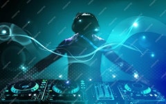 [메타 핫트렌드] 내리막길 메타버스…예술 분야서 날개 펴나