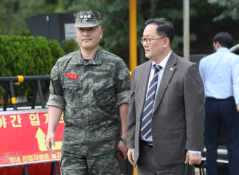 해병대 전 수사단장 측, 국방부가 혐의 뺀 해병 1사단장 고발