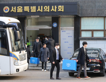 '업무 복귀 시한' 지난지 하루 만에 경찰, 의협 압수수색