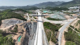 144.6km ‘함양~울산 고속도로’ 건설 한창… 경남북부 ‘개발 바람’ 분다