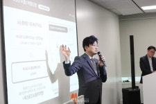 [포토] 비스포크 AI 콤보와 타 제품의 차별화 설명하는 이무형 부사장
