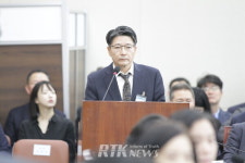 [포토] 경청하는 임봉호 SK텔레콤 커스터머사업부장