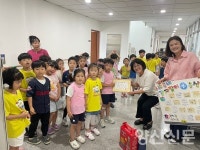 웅상보건지소, 고사리손으로 만든 감사장 전달 받아