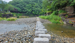 반구대 암각화 경관 해치는 대곡천 징검다리 철거하라