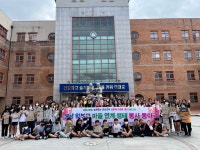 컵 쌓고 내리면서 집중력·순발력 기르며 우승까지