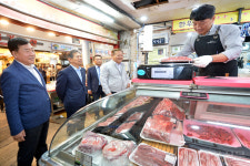 수암상가시장 찾은 이상민 장관