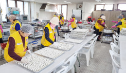 울산 울주군 서생면 적십자봉사회, 경로당·취약계층 팥죽 나눔