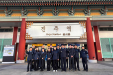 철도 주변 아름다운 풍경 담아 변해가는 역사 함께 추억