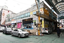 준공 30년 된 온산 덕신종합상설시장 흉물 전락