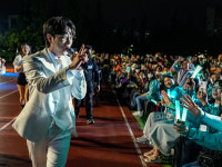 종합운동장 가득 채운 팬들 열기에 시민들도 흥겨운 한마당