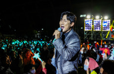 종합운동장 가득 채운 팬들 열기에 시민들도 흥겨운 한마당