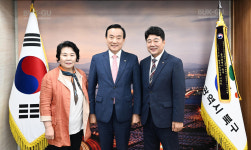 박천동 북구청장, 울산민족통일협의회 백승대 사무처장과 환담