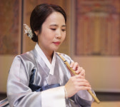피리 소리와 현대 악기의 조화로운 선율 속으로