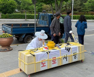 재개발로 막힌 도로 뚫어달라 주민들 시위