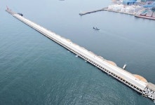 울산신항 남방파제 1-1공구 보강공사 7년만에 완료