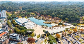 은하수길 걸으며 소곤소곤  … 이른 낙엽 밟으며 속닥속닥