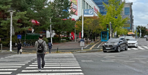 울산 야음동 홈플러스·수암시장 일대 교차로 우회전 차량 보행자 신호 무시 다반사 위험천만