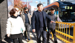 김종훈 울산 동구청장, 방어진초 안전통학로 보도 등 정비 현장 점검