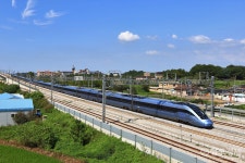 [열차한컷] 승객 1030명이 한 열차에...중련 시운전 중인 EMU-320