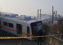 우진산전 도안시험센터서 新車 시운전 중 탈선