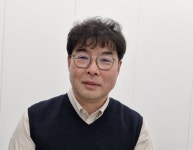 컴퓨터만 10대... 기록으로 기억하면 약국 경영 술술