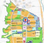 수원 택지지구에 등장한 창O형 약국 현수막, 복잡한 지역 민심