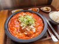[1人1食] 색다른 맛의 묘미 '나베식당' 김치돈가스나베