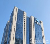 우리은행, 이자장사 1등…신용장벽 세우고 서민 옥죄
