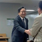 [현장+] SPC 노조파괴 재판, 허영인 구하기로 도배