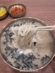 [안 기자의 1人1食] 고소·담백 녹여낸 현풍닭칼국수 광화문점