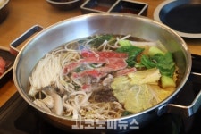 [안 기자의 1人1食] 메인부터 후식까지…가성비로 승부 샤브마니아