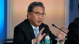 Top diplomats of S. Korea, China, Japan to hold talks in Busan on Sun.